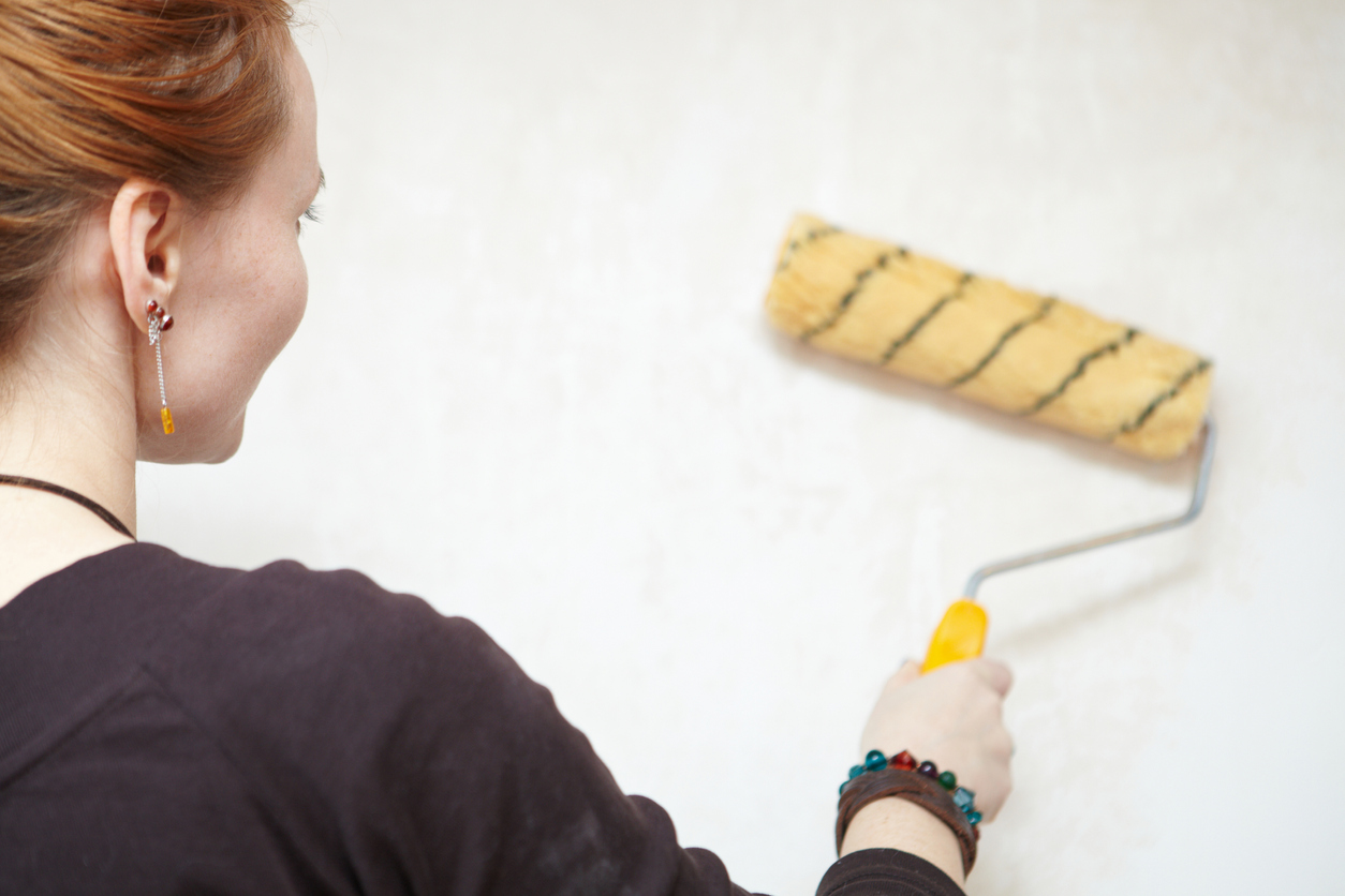How long does it take for wall paint to dry? When painting walls, it is important to allow sufficient time for the paint to dry